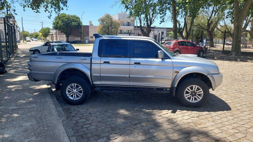 Mitsubishi L200 2.5 Sport Hpe Cab Doble 4x4
