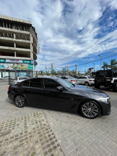 BMW Serie 5 3.0 530ia Sportline Sedan