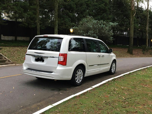 Chrysler Town & Country 3.6 Touring 5p 2012