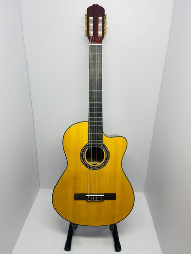 Guitarra Acústica Clásica Under 3950c Nylon