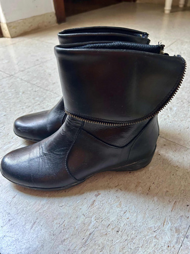 Botas De Cuero Talle 35. Excelente Estado