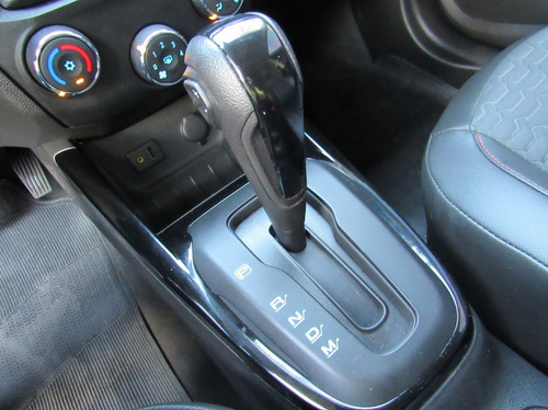 Imagem 12 de 15 de Chevrolet Onix 1.4 Mpfi Ltz 8v