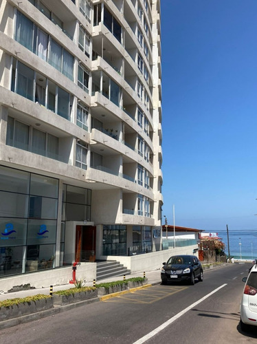 Imagen 2 de 16 de Edificio Aquamare / Playa El Aguila