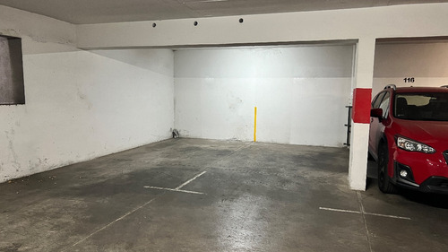 Estacionamiento A Pasos De Metro Alcántara