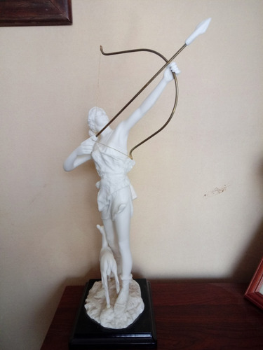 Estatua Artemisa En Alabastro (40cm)