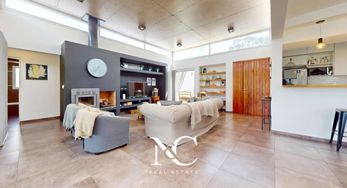 Casa En Venta En Costa Esmeralda, Barrio Deportiva