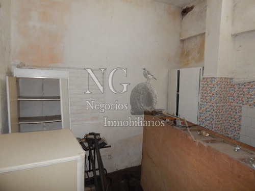 3 Locales Comerciales Y 2 Aptos En Cuchilla Alta