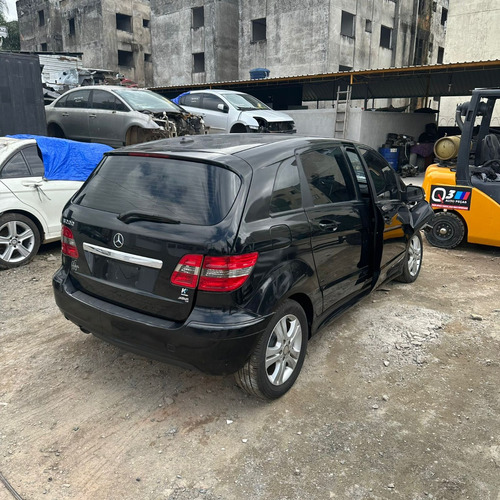 (18) Sucata Mercedes B200 2010 (retirada Peças)