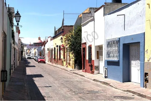 Propiedad En Venta Gran Ubicación Sobre Emblemática Calle De Centro Histórico De Querétaro