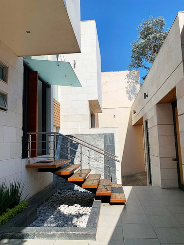 Imagen 3 de 20 de Casa Moderna En Venta En Jardines Del Pedregal, Alvaro Obregón
