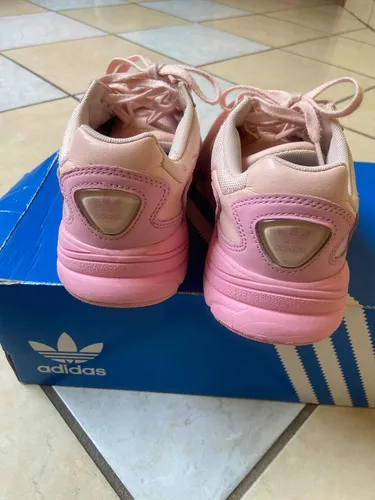 Adidas falcon tallaje top