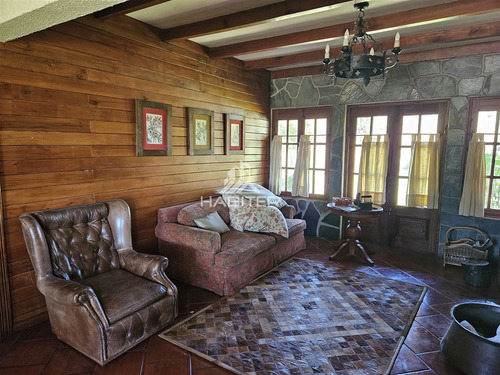 Casa En Venta De 5 Dorm. En Maule