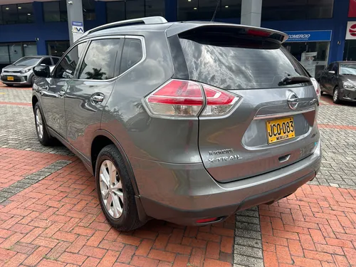 Nissan X-trail 2.5 Advance 4x2 At
