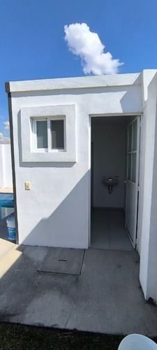 Casa Con Alberca Y Jaridn