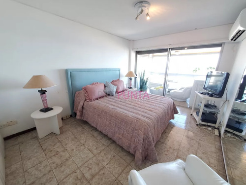 Venta Apto 3 Dorm Mas Dependencia Mansa Y Brava Primeras Paradas