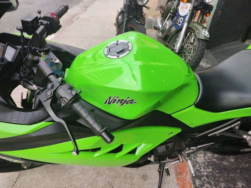 Imagem 2 de 19 de Kawasaki Ninja 300