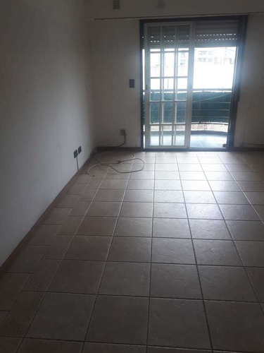 Imagen 6 de 8 de Hermoso 2amb, Contrafrente , Con Balcon