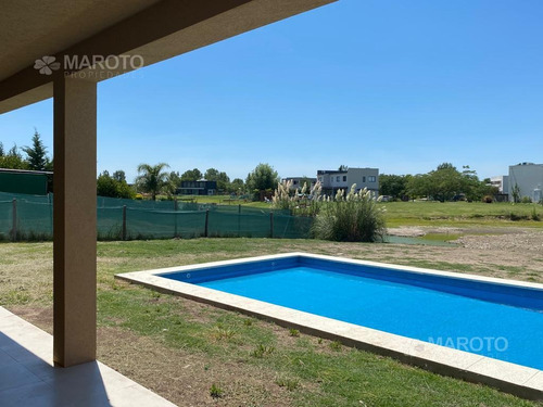 Imagen 11 de 30 de Casa En Venta En El Canton - Maroto Propiedades