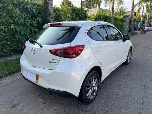 Mazda 2 Touring 1.5 At