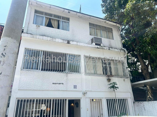 Se Vende Casa Para Remodelar ,de 3 Niveles ,ubicada En San Bernardino 25-17282