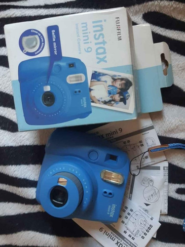 Câmera Polaroid Instax Mini 9