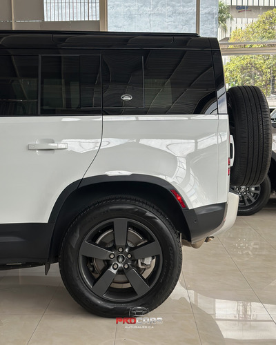 Land Rover Defender P400