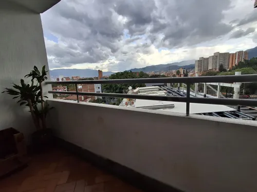 Apartamento En Los Colores Medellin