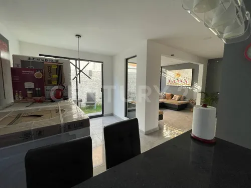 Casa En Venta, 3recámaras, Roof, Cerca De Zerezotla, San Pedro Cholula, Puebla