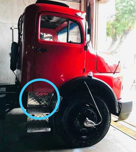 Moldura Estribo Mercedes Benz 1114 (×2)