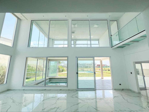 6 Ambientes Piscina A La Laguna