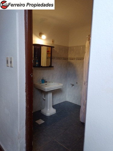 Imagen 4 de 30 de Casa Ph Pocitos Venta Al Frente 4 Dormitorios Cocina Baño Pallier Comedor Patio Buhardilla Y Azotea