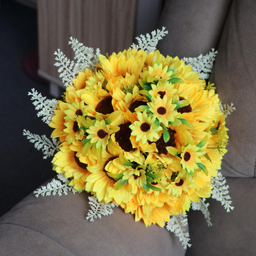 Girasol Hecho A Mano Boda Sosteniendo Ramo Elegante Aspecto