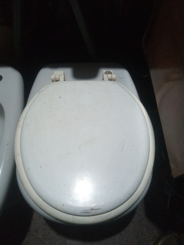 Imagen 3 de 5 de Inodoro Bidet Marca Motta Pequeño Detalle