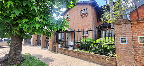Casa En Venta Muy Moderna En P. Del Rey, Calle Necochea 1200