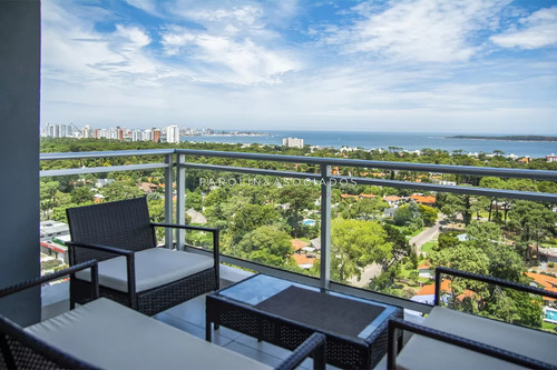 Hermoso Apartamento En Venta En Torre Bellagio, Punta Del Este.