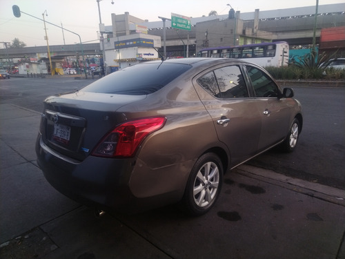 Nissan Versa 1.6 Advance At