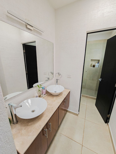 Casa · 3 Recámaras · Jardines Del Sur 6 · Alberca · Seguridad · Remodelada
