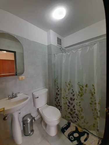 Apartamento En Venta Valencia Urb Los Mangos (mer)