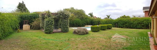 Casa En Venta Y Alquiler En Barrio Cerrado San Isidro, Villa Allende
