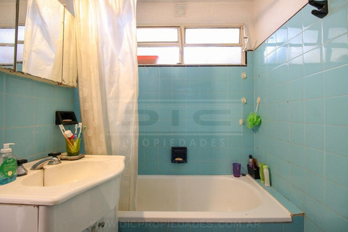 Casa En 2 Plantas 4 Dormitorios Ubicada En Olivos