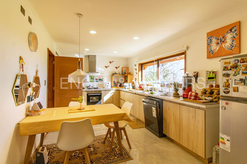 Acogedora Y Moderna Casa En Canto Del Lago En Pucón