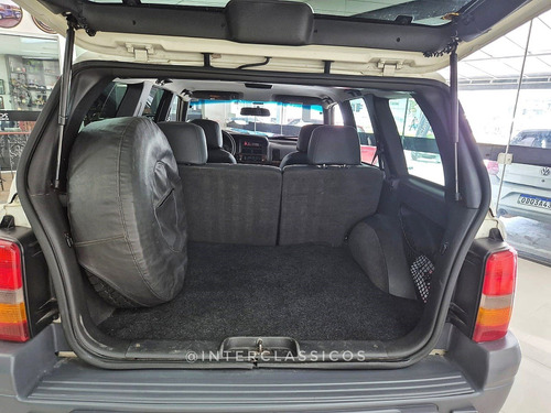 Jeep Grand Cherokee 4.0 Laredo 4x4 6i 12v Gasolina 4p Automá
