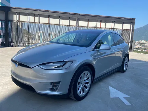 Tesla X 75 D 2017