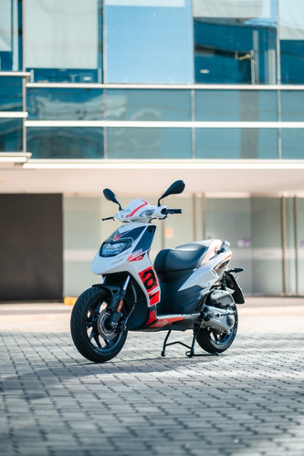 Imagen 9 de 15 de Aprilia Sr 160 - Entrega Inmediata En Todos Sus Colores