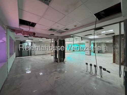 Extraordinario Local Comercial En Venta Mls 25-18474 Santa Monica