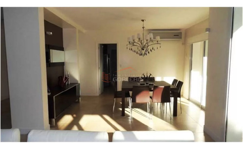 Casa En Venta Y Alquiler En Punta Del Este, Próximo A Shopping