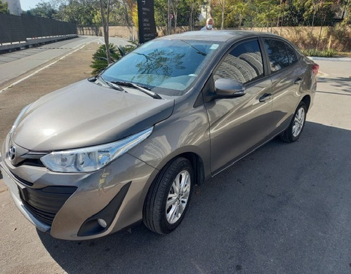 Imagem 1 de 11 de Toyota Yaris Sedã
