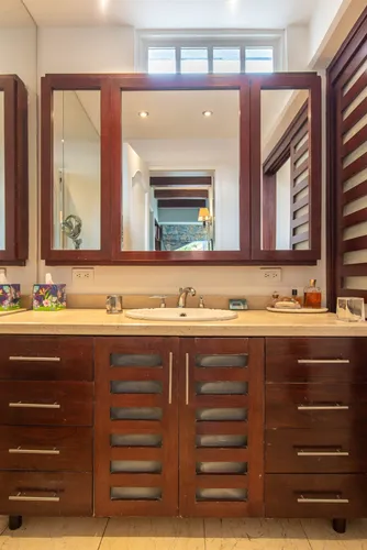 Casa En Venta En Cerros De Niza. Cod V6978