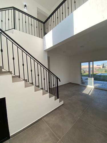 Imagen 2 de 21 de Casa En Venta Con Piscina En San Matias, Escobar
