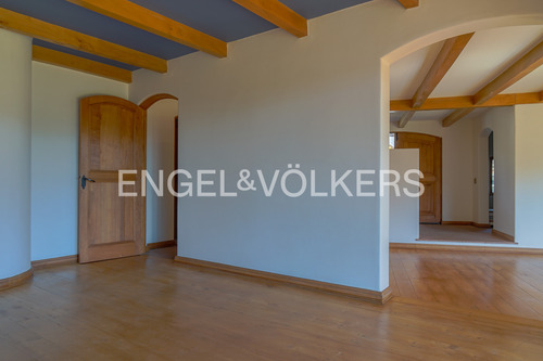 Acogedora Casa Estilo Colonial